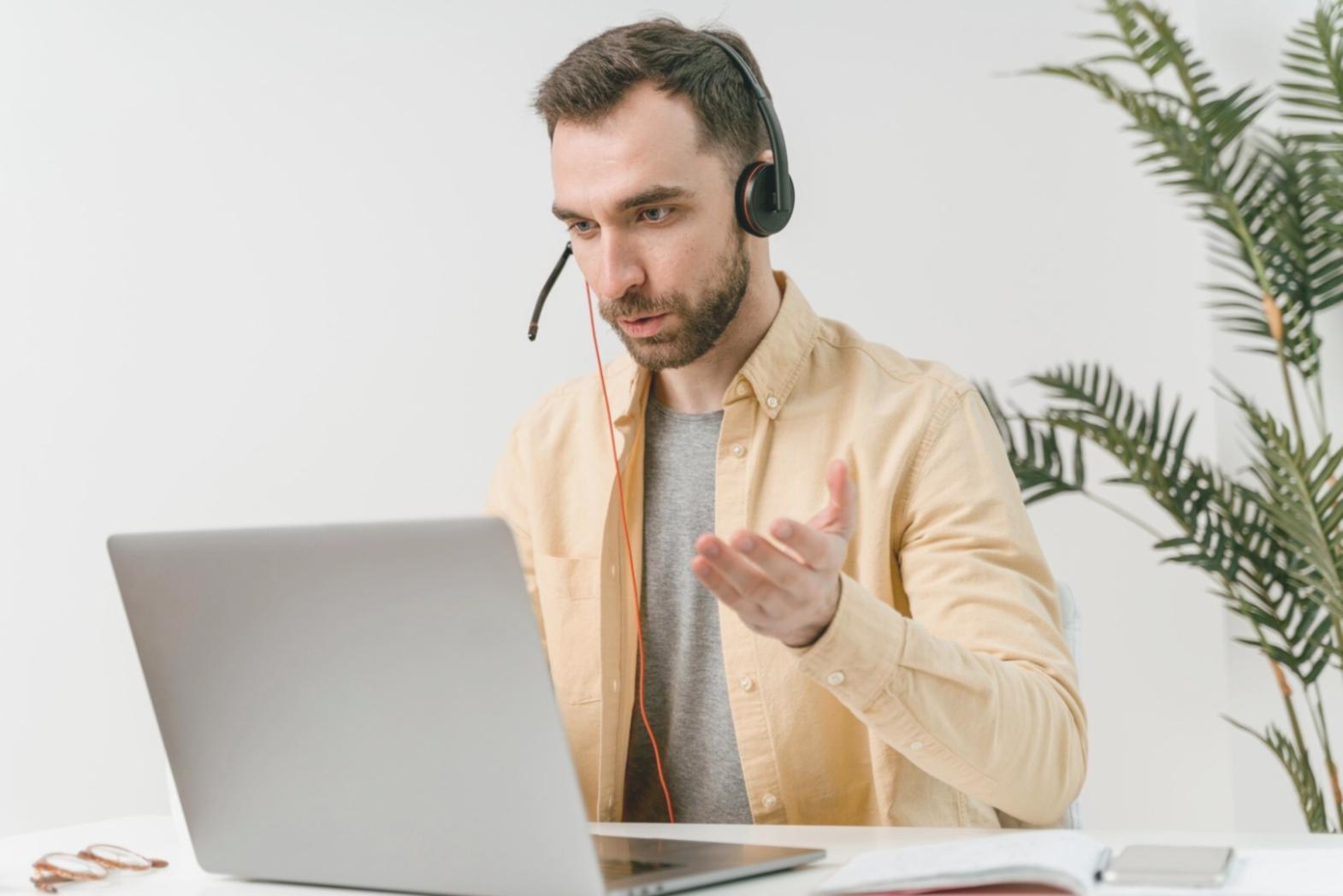 Entorno profesional donde se llevan a cabo sesiones de asesoramiento financiero